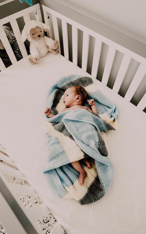 Feeding a newborn at night breastfeeding